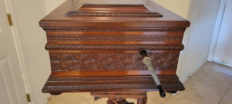 Olympia Music Box