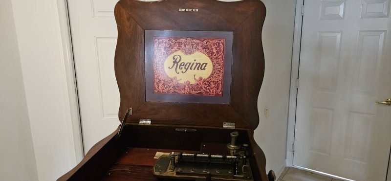 Antique Regina Music Box
